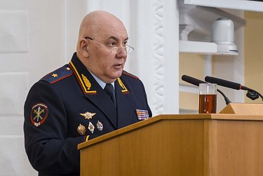 Евгений Солнцев впервые отчитался перед депутатами Заксобрания